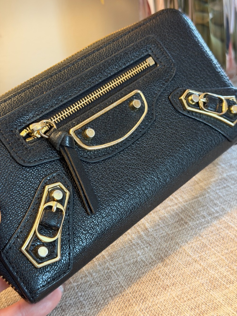 EUC Balenciaga Black Leather Zip Wallet with Gold Hardware - Picture 11 of 17